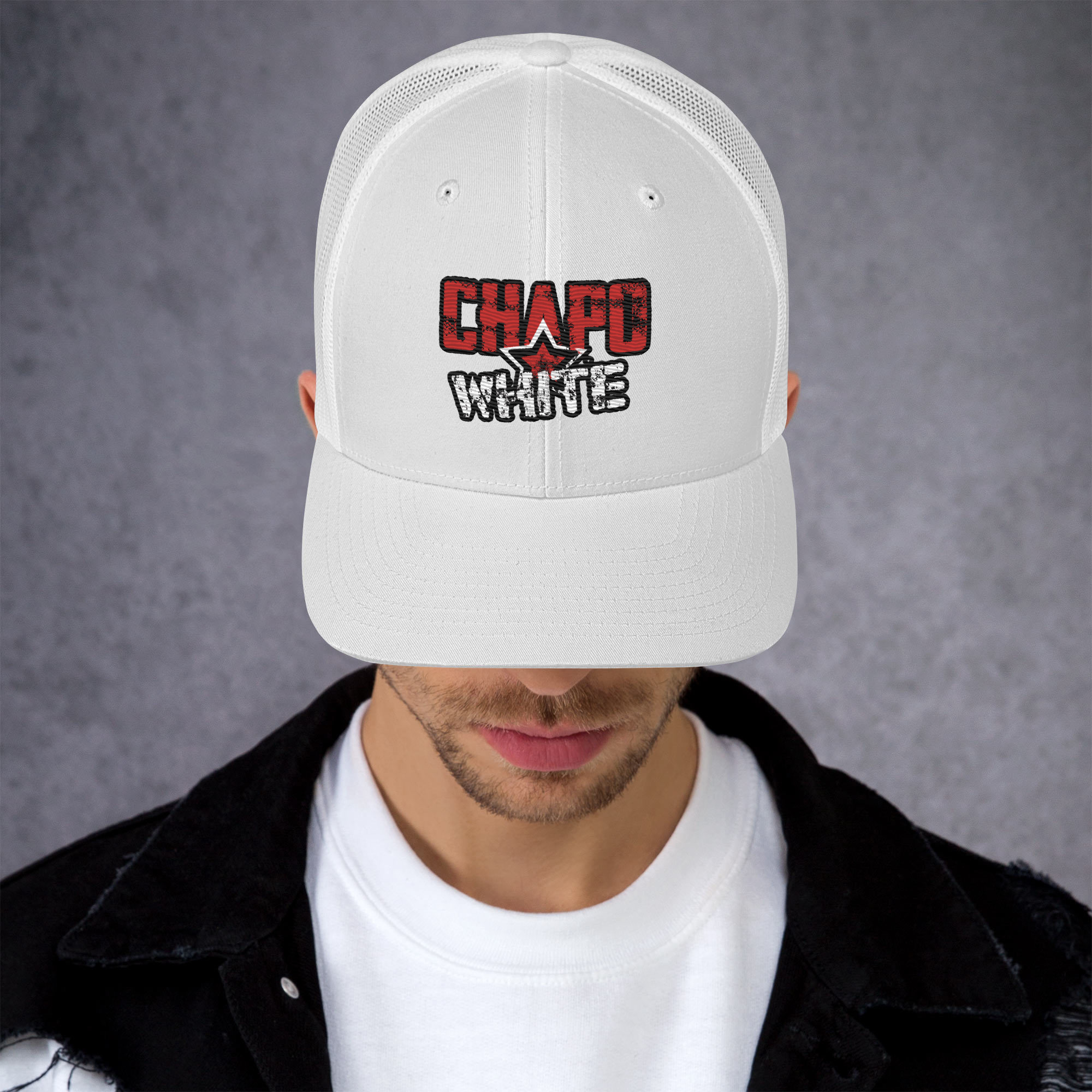 Lippalakki Chapo White logolla